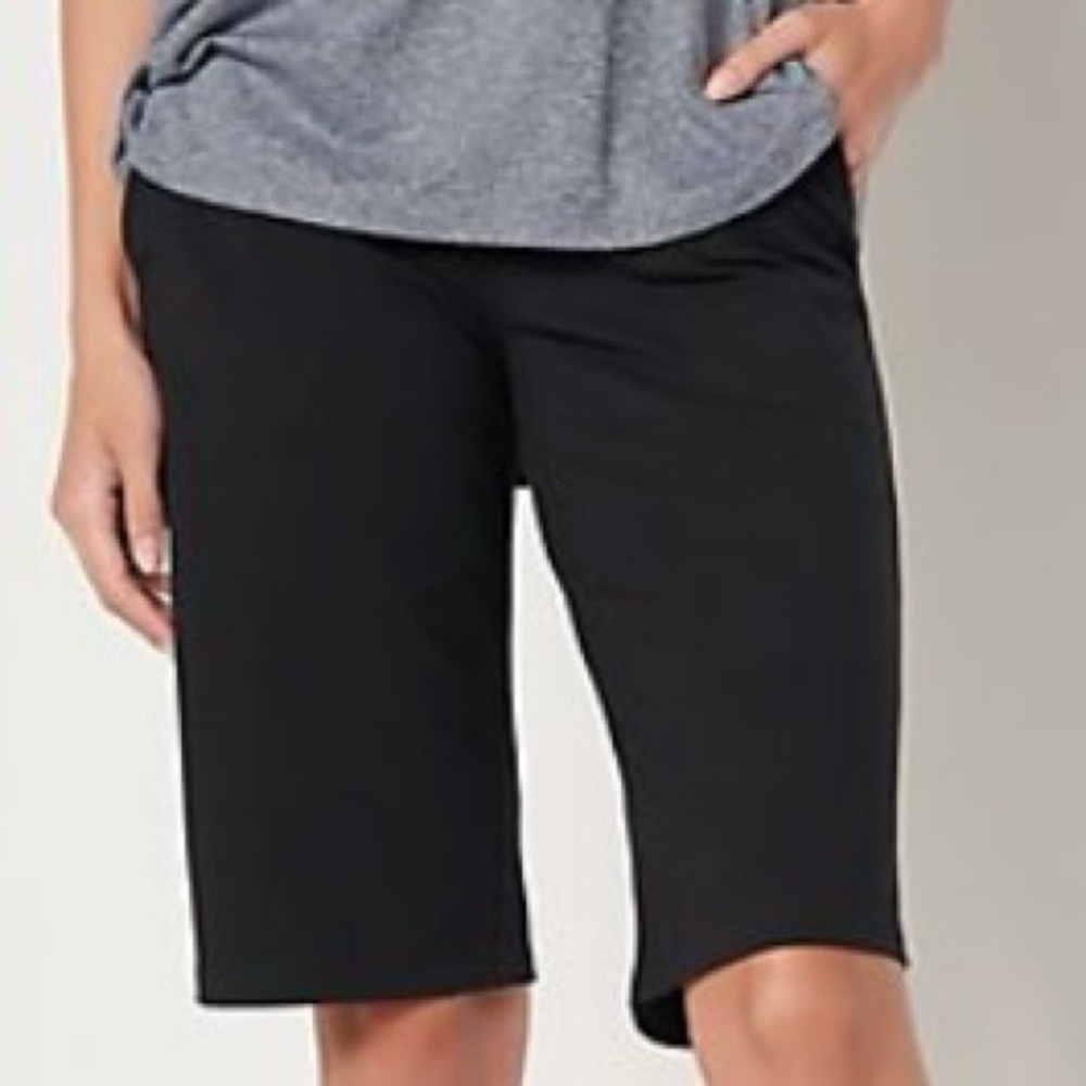 Women With Control Pull On Bermuda Shorts  With Pockets Black Small New
